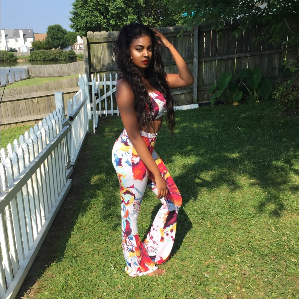 Multicolored crop top and flared pants